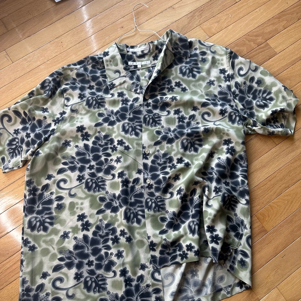 Perry Ellis  bottom down shirt   Size XXL